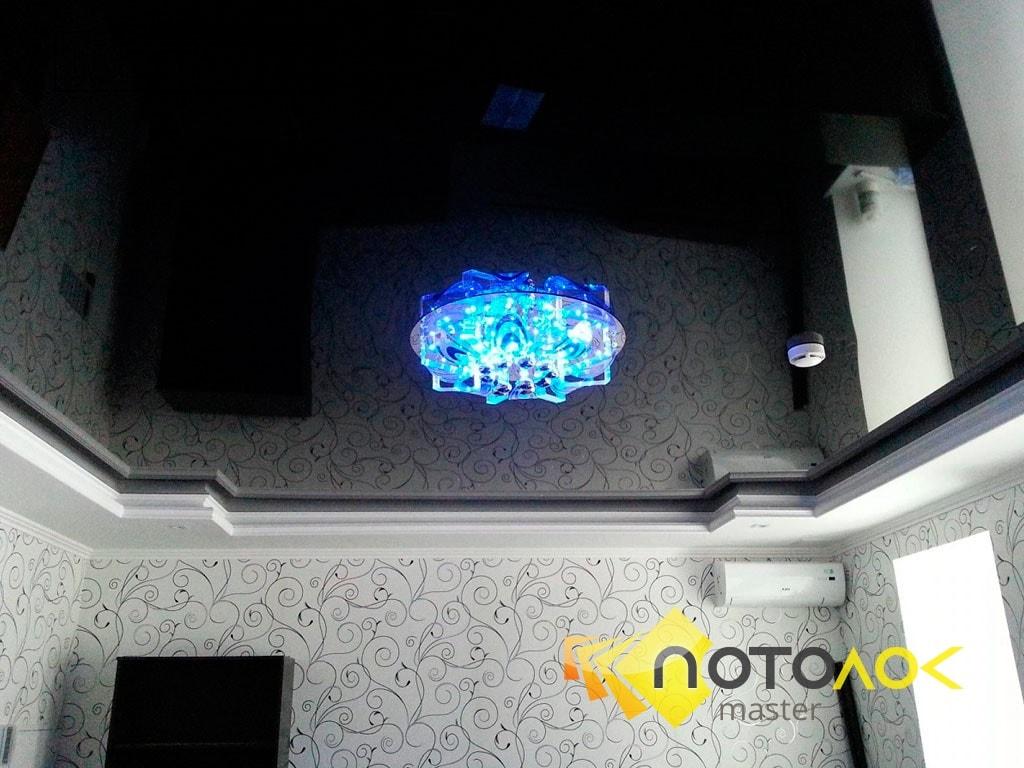 Глянцевый натяжной потолок Глянцевый натяжной потолок от производителя.